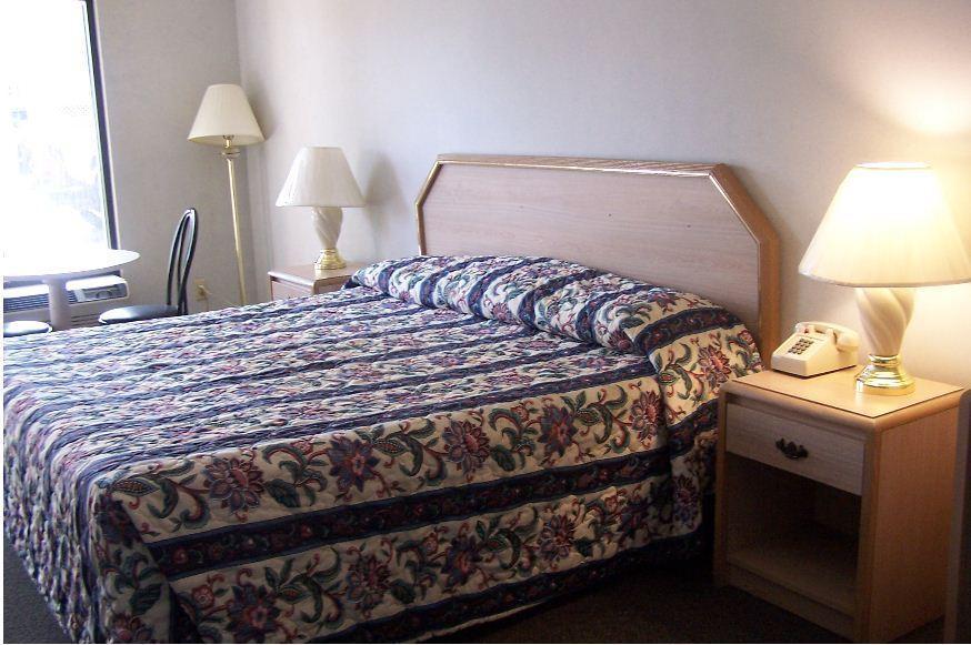 Celebration Inn Lewisburg Room photo
