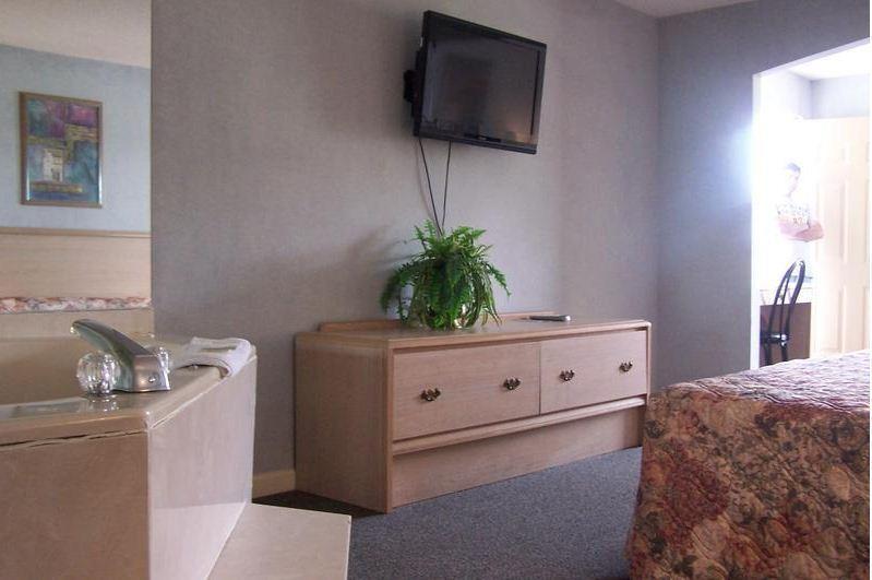 Celebration Inn Lewisburg Room photo